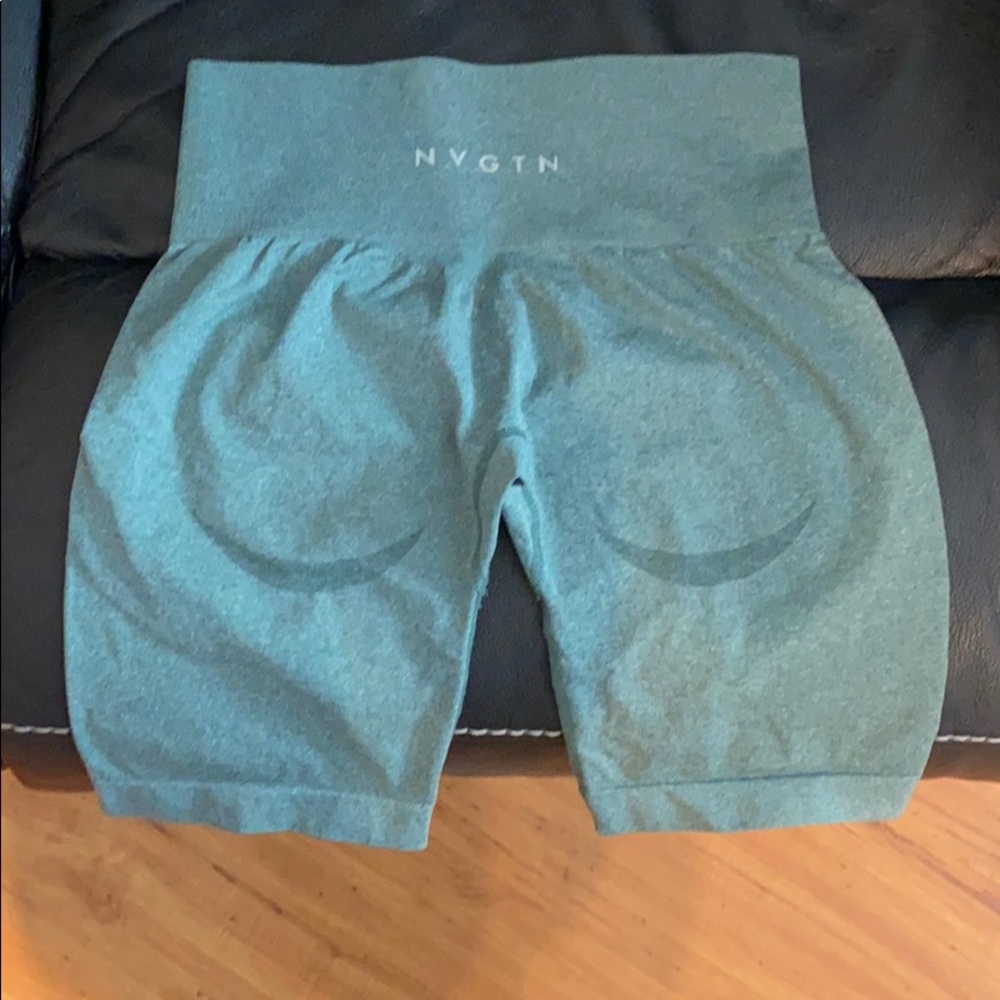 NVGTN sculpting shorts size M color forest green